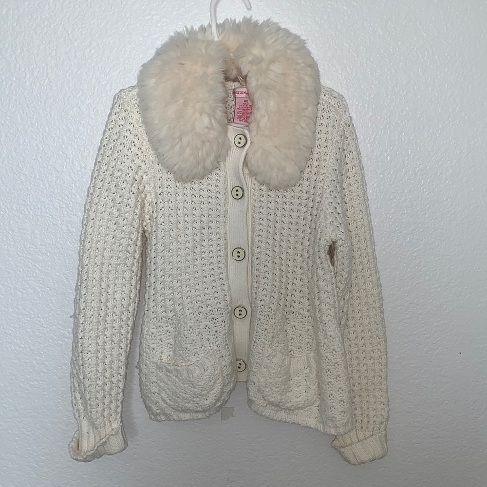 Design History Cable Knit Sweater with Fur Collar
